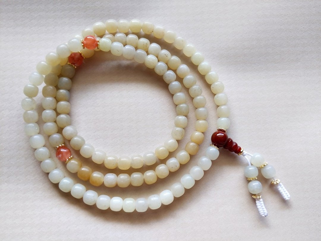 ORLI Jewelry 天然新疆和阗玉籽料糖白老型珠108颗念珠 白玉籽料 - 项链 - 玉石 白色