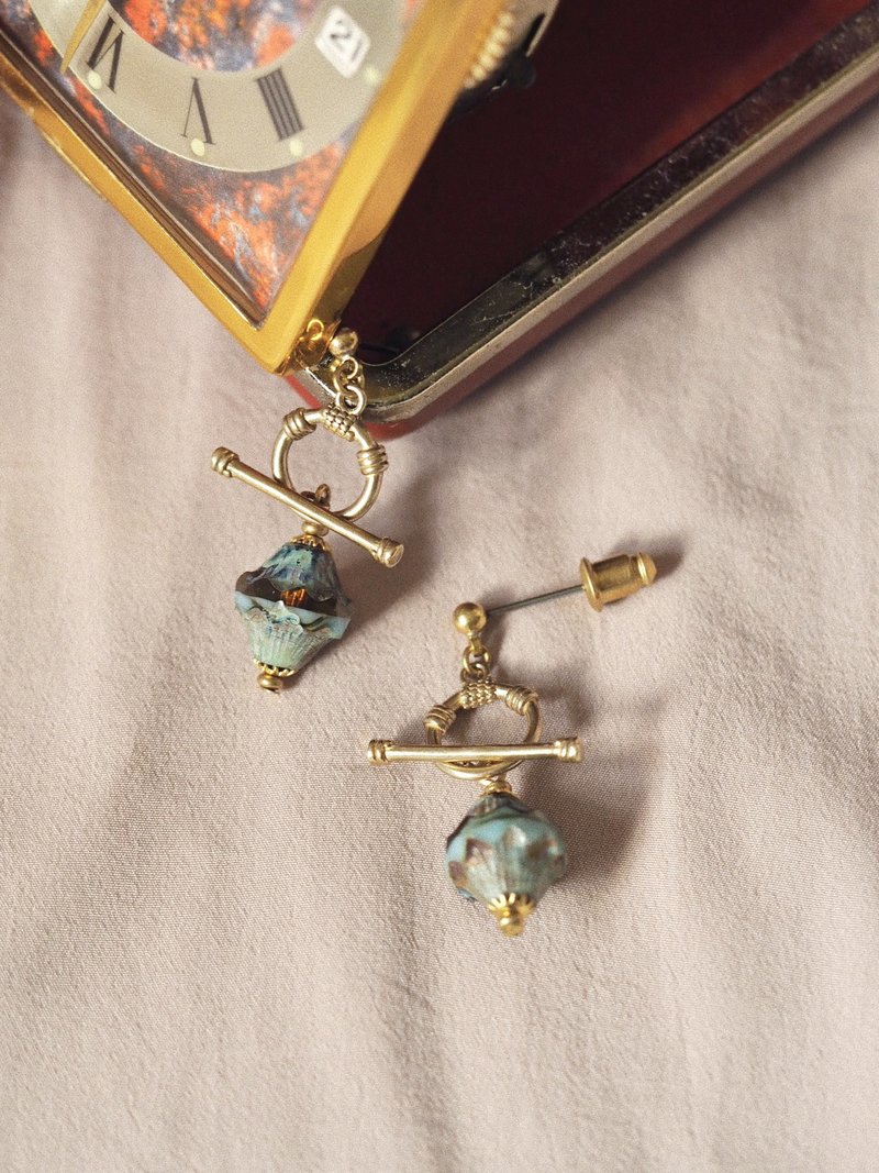 【限量】造型OT扣 可拆古董玻璃珠多戴法耳环-B款青蓝色 - 耳环/耳夹 - 铜/黄铜 金色