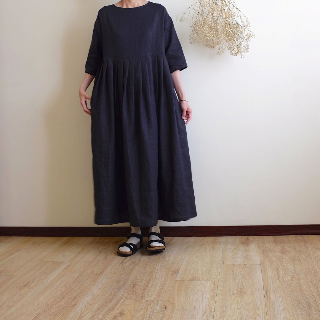 日常手作服 温柔夏日 木莓色五分袖褶裥长洋装 亚麻 - 洋装/连衣裙 - 棉 黑色