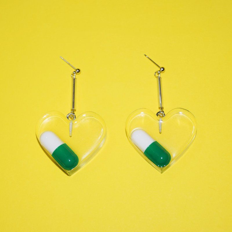 SMALL POTATO独家原创设计手作药丸系列原宿趣味个性复古绿色爱心胶囊耳环 - 耳环/耳夹 - 其他材质 绿色