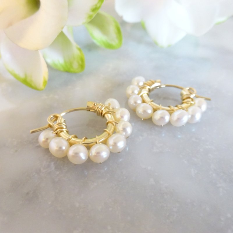 14kgf*Freshwater Pearls wrapped pierced earring 可変耳夾式 - 耳环/耳夹 - 宝石 白色