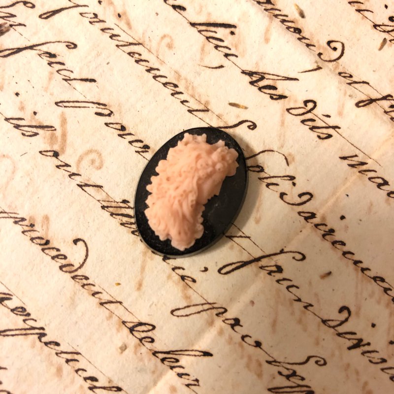 法国玻璃仕女碧玉浮雕饰品镶崁素材 - 其他 - 玻璃 红色