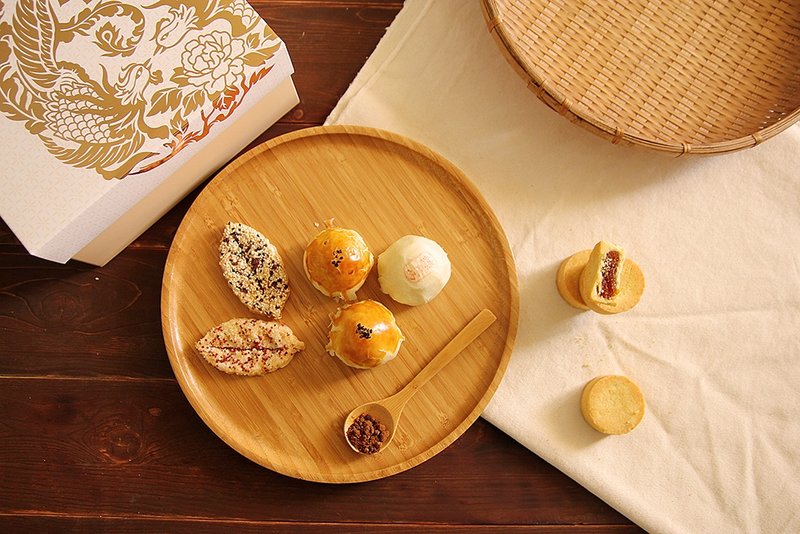 来自台湾的味道-中秋献礼 夆月礼盒 - 手工饼干 - 纸 金色