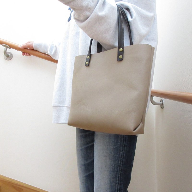 新款设计・牛皮・三角裆・旧款方形托特包・压纹・0574 - 手提包/手提袋 - 真皮 卡其色