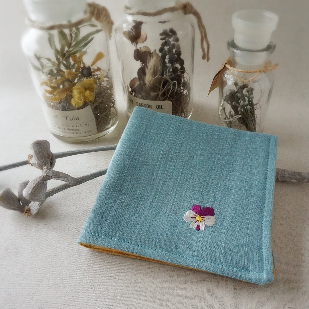 Hand embroidered gauze handkerchief viola white (order-receiving) - 手帕/方巾 - 棉 绿色