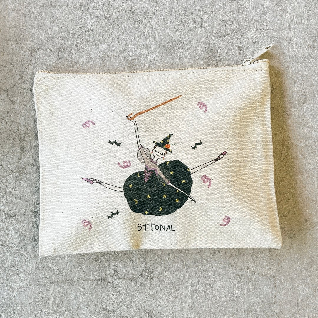 Witch Ballerina Flat Cotton Pouch - 化妆包/杂物包 - 棉．麻 白色