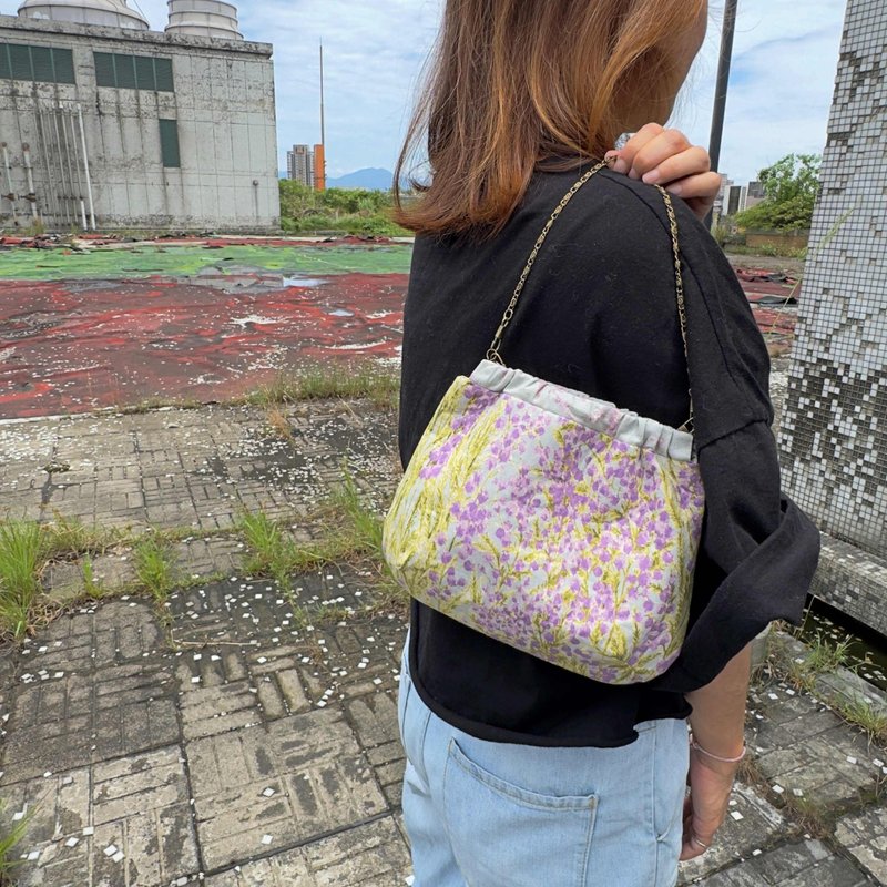 花草纷飞弹片口金包 手提包 斜背包 侧背包 日本设计布 - 侧背包/斜挎包 - 棉 蓝色