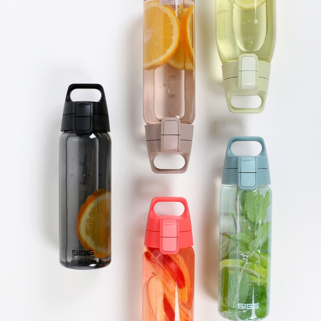 瑞士百年 SIGG 全彩 Tritan 弹盖耐冲击运动水瓶 1000ml - 水瓶/水壶 - 塑料 透明