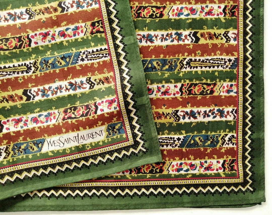 Yves Saint Laurent Vintage Handkerchief Green Motif 22 x 21.5 inches - 手帕/方巾 - 棉．麻 绿色
