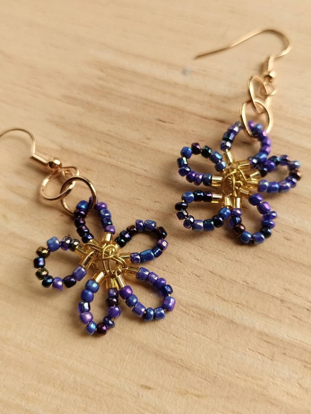aretes de flores，玻璃珠手作，粉彩色调（蓝色，不含耳针） - 耳环/耳夹 - 玻璃 多色