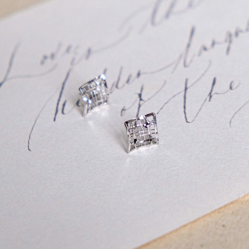 Annis | 个性型格 意大利925纯银镂空菱形变形耳环 | 防变色 - 耳环/耳夹 - 纯银 银色