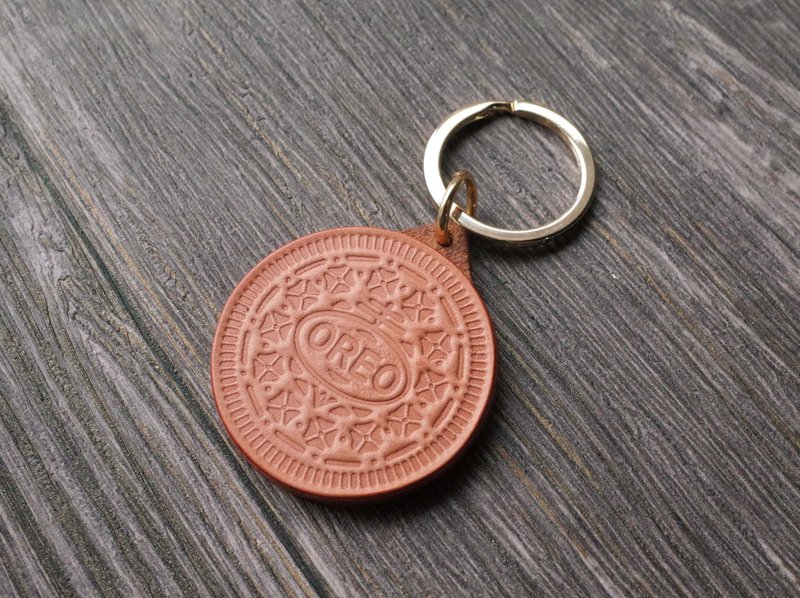 OREO-草莓口味造型悠游卡 晶片吊饰 定制名字造型悠游卡 - 钥匙链/钥匙包 - 真皮 粉红色