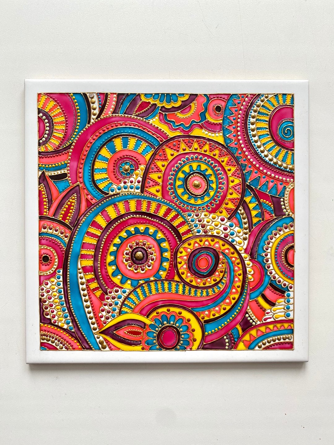 Ceramic tile with abstract pattern - 花瓶/陶器 - 陶 多色