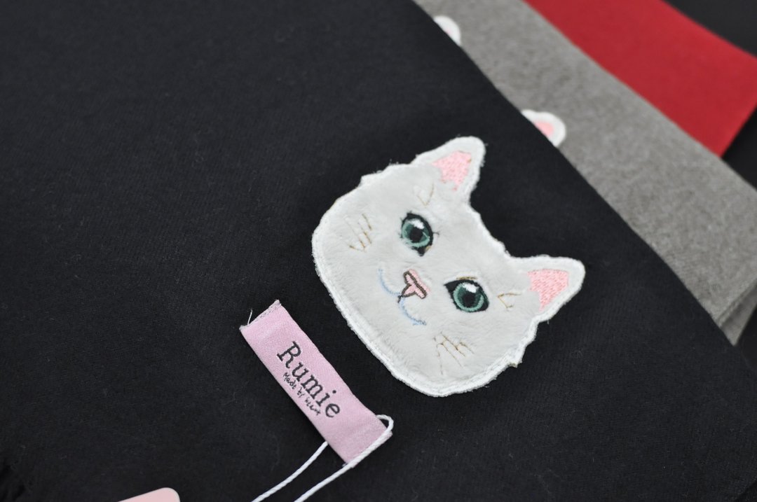 Flat 135 X Rumie 台湾设计师 羊毛围巾 猫咪图腾 - 围巾/披肩 - 羊毛 黑色