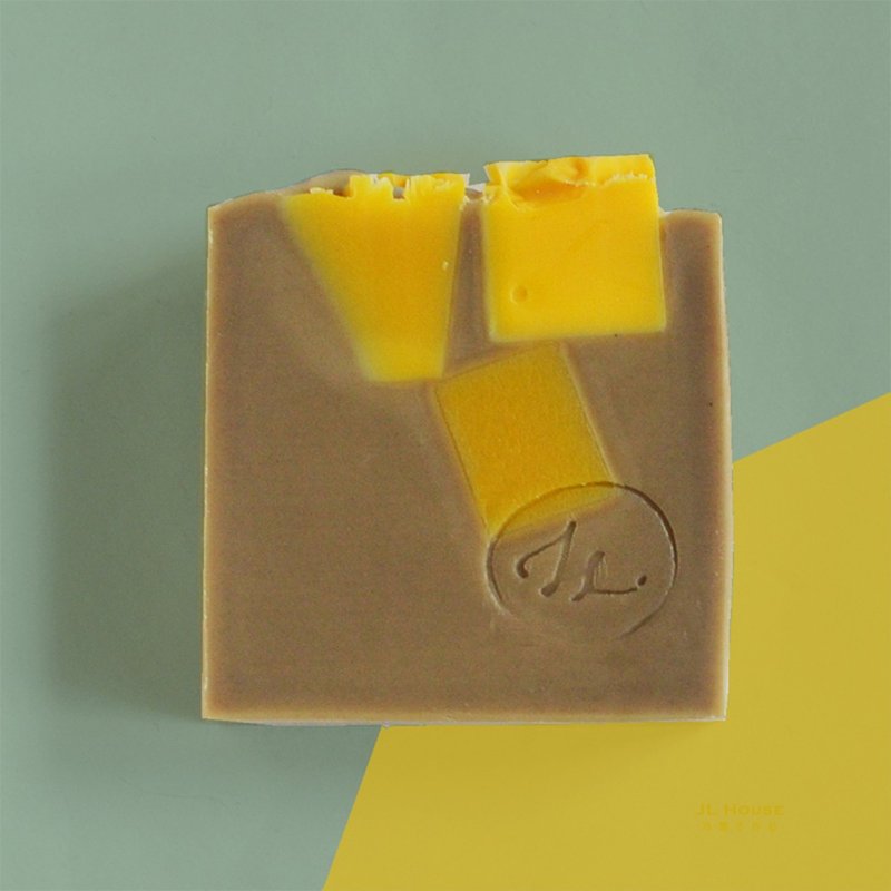 蜂蜜艾草-冷制手工皂,台湾龙眼蜂蜜,疗浴风景-混合性肌肤 - 肥皂/手工皂 - 植物．花 绿色