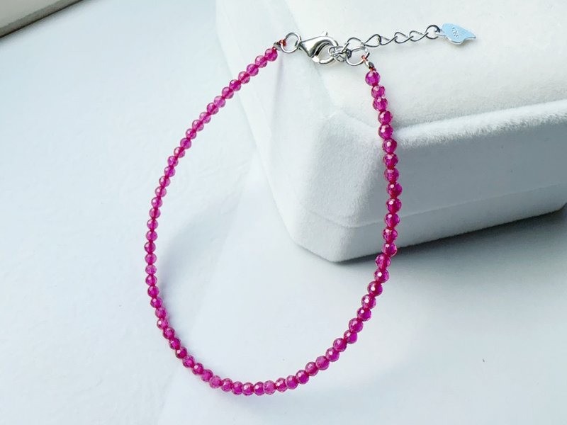 天然红宝 精致切面 纯银手链 优雅质感 生日石 - 手链/手环 - 纯银 红色