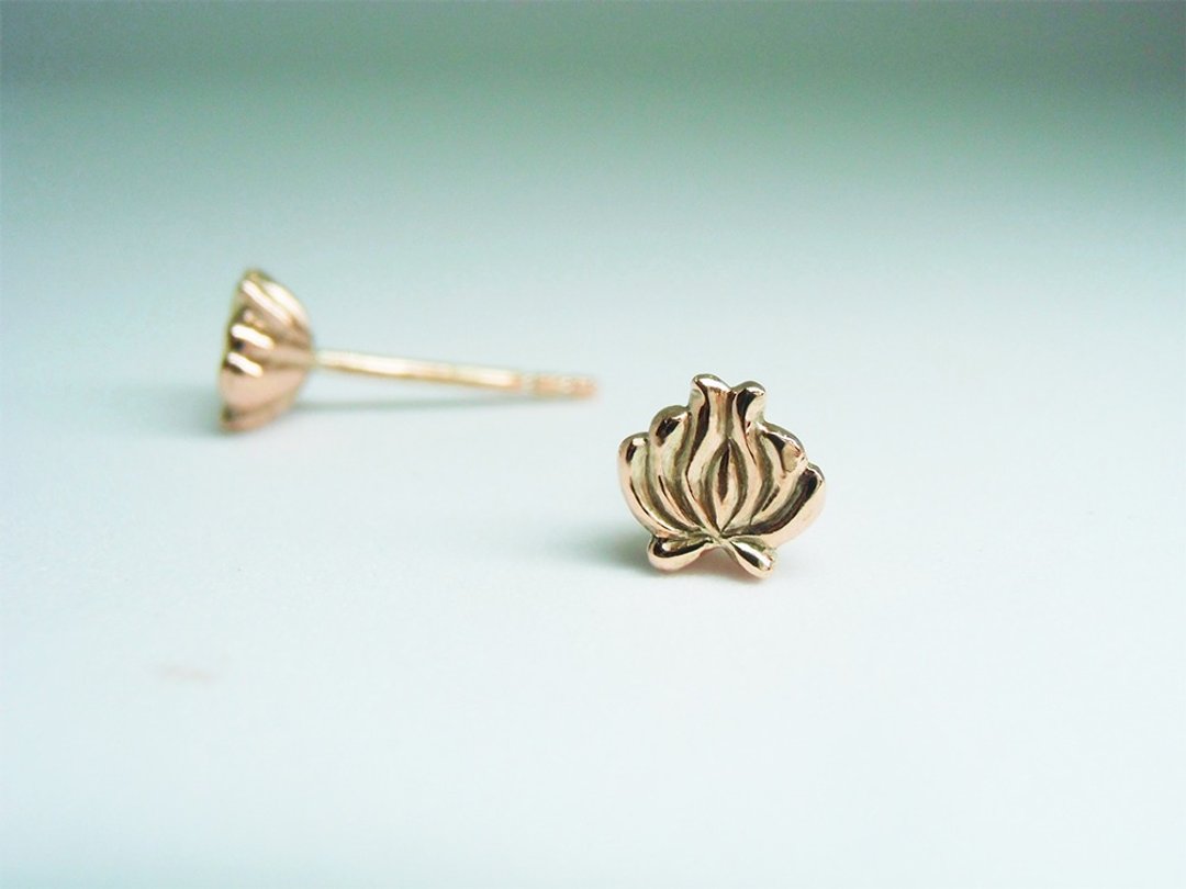 Hungarian embroidery flower earrings 2 PG plated - 耳环/耳夹 - 其他金属 粉红色
