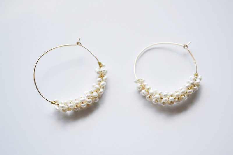 Blooming flowers - 耳环/耳夹 - 其他金属 金色