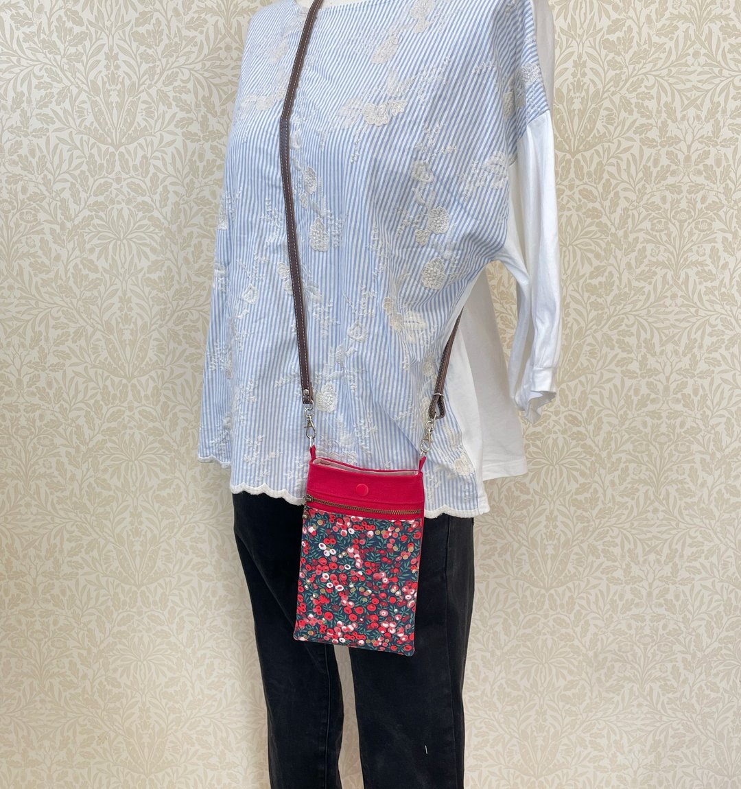 compact smartphone shoulder red - 侧背包/斜挎包 - 棉．麻 红色