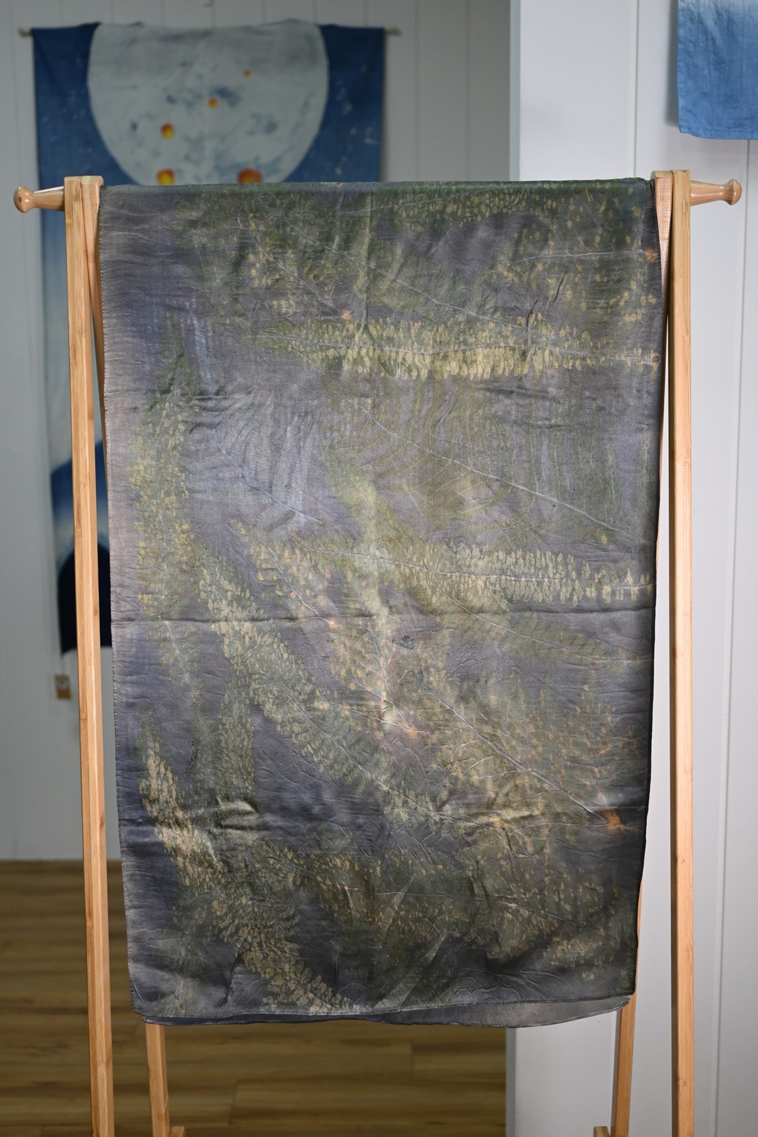 【记忆有限】EcoPrint 花叶移印 真丝 围巾/挂画 - 围巾/披肩 - 丝．绢 多色