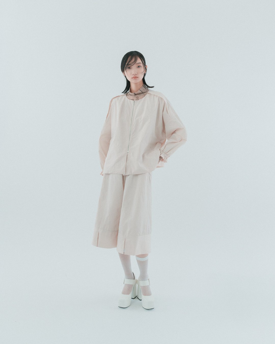 UUIN_米黄点圆领小外套 - 女装休闲/机能外套 - 其他材质 黄色