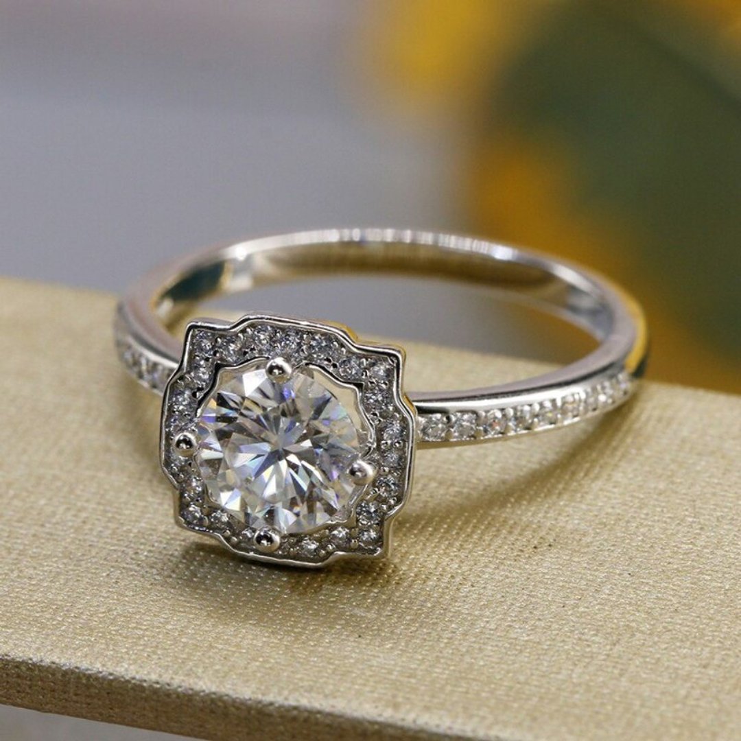 Gorgeous 1 Carat Moissanite Ring, Moissanite Silver Ring, Sparkling Moissanite - 戒指 - 其他材质 