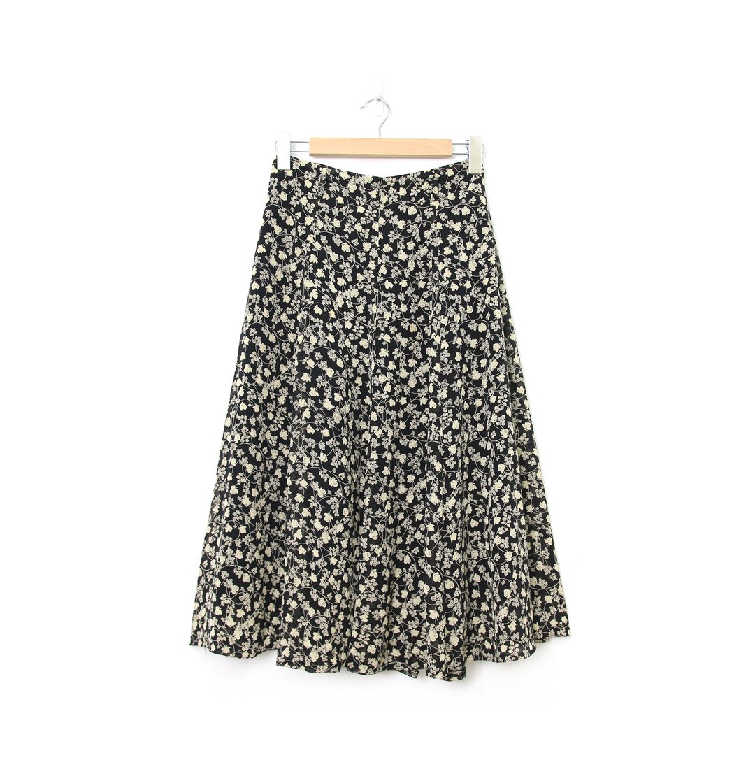 Back to Green:: 经典圆裙  黑底 攀藤花 vintage skirt - 裙子 - 聚酯纤维 