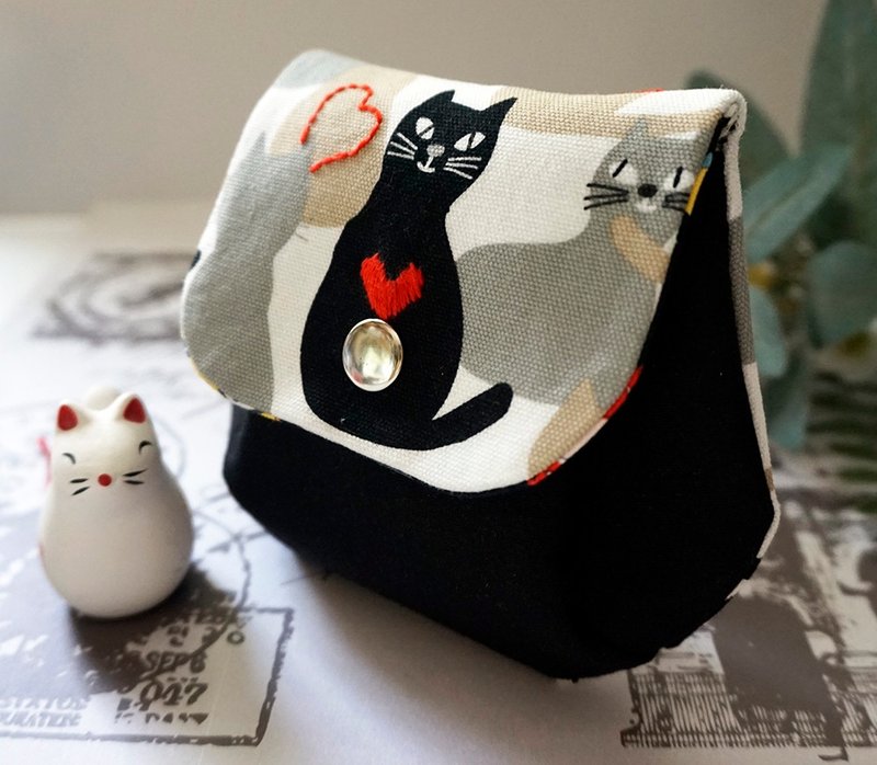 心型猫咪小零钱包小包收纳包 - 零钱包 - 棉．麻 黑色