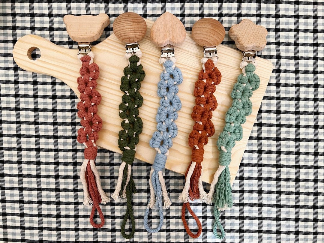 Macrame 手作编织奶嘴夹 波西米亚风钥匙圈 弥月礼物 弥月礼盒 - 满月礼盒 - 棉．麻 多色