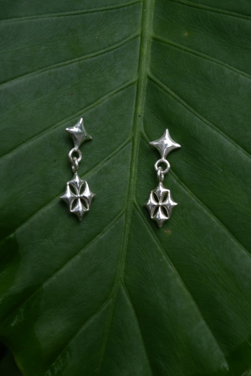 KUÂN KUÂN 四芒星 耳环 - 耳环/耳夹 - 纯银 银色