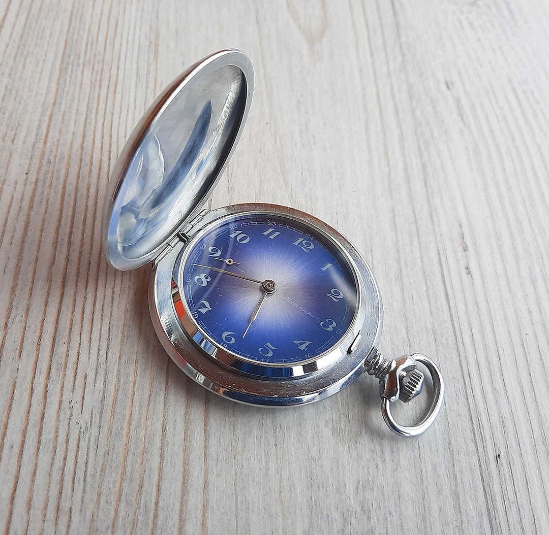 Molnija blue dial Soviet pocket watch gift - 1917 cruiser Aurora propaganda USSR - 男表/中性表 - 其他材质 蓝色