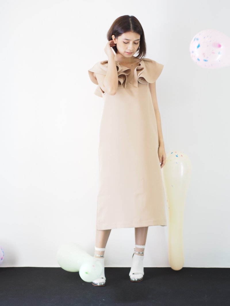 ManiBleu FETE - Double V Neck Midi Dress - Nude - 洋装/连衣裙 - 聚酯纤维 卡其色