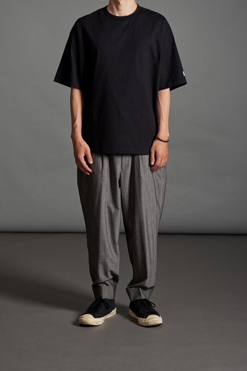 宽版开衩黑色短TEE - 男装上衣/T 恤 - 棉．麻 黑色