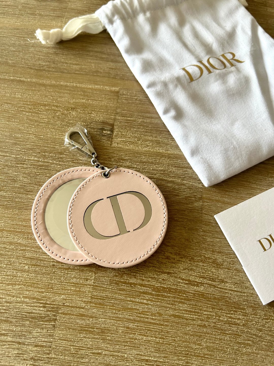 日本中古二手CHRISTIAN DIOR 粉红便携旋转镜子-连尘袋+小卡 - 钥匙链/钥匙包 - 其他材质 粉红色