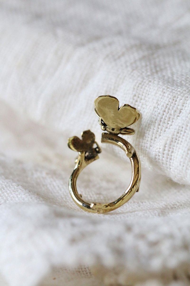 Butterfly with Branch ring by linen. - 戒指 - 其他金属 