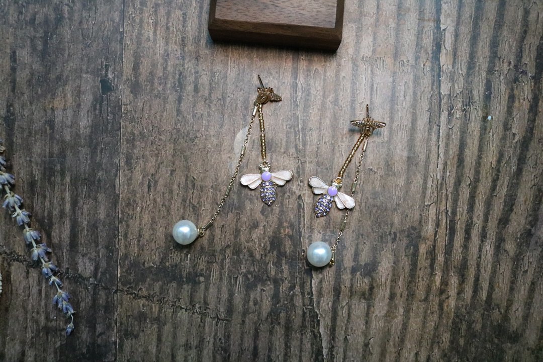 简约链条蝴蝶珍珠耳钉气质路线耳环 - 耳环/耳夹 - 其他金属 多色