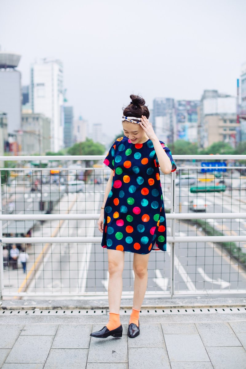 彩色星球。A字型伞洋装（剩最后一件啰～） - 洋装/连衣裙 - 其他材质 多色