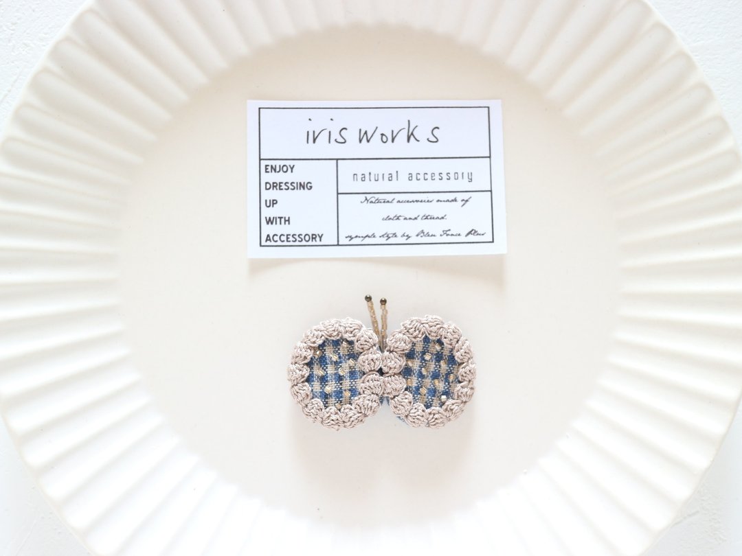 [Resale] Butterfly Dot Brooch Navy x Beige Check - 胸针 - 棉 蓝色