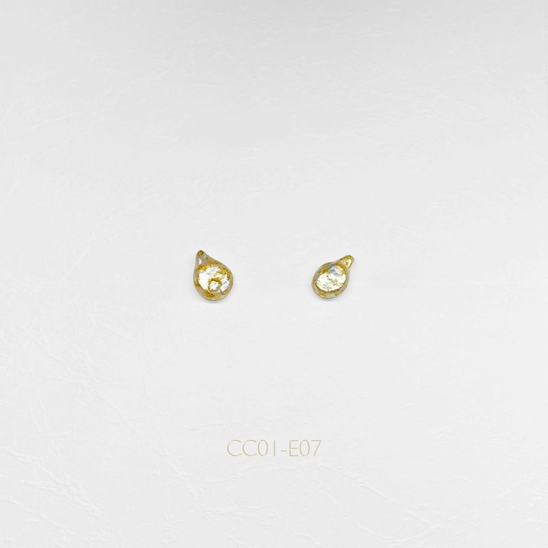 豆点金箔淡水珍珠耳环 - 耳环/耳夹 - 珍珠 金色