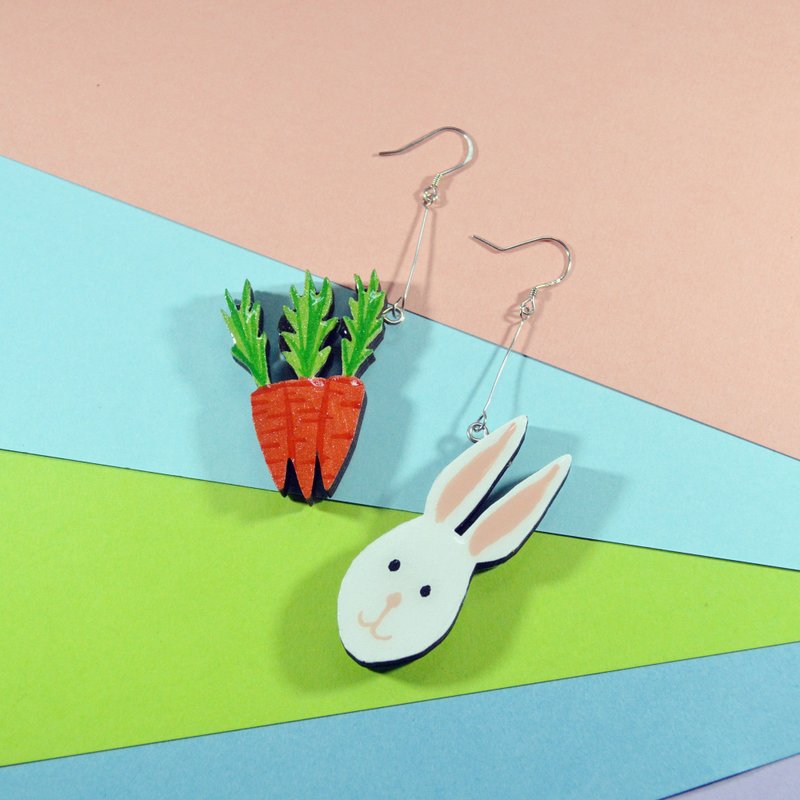 森林童话 兔子先生与胡萝卜长款手绘不对称耳环耳夹 手绘木制  - 耳环/耳夹 - 木头 白色