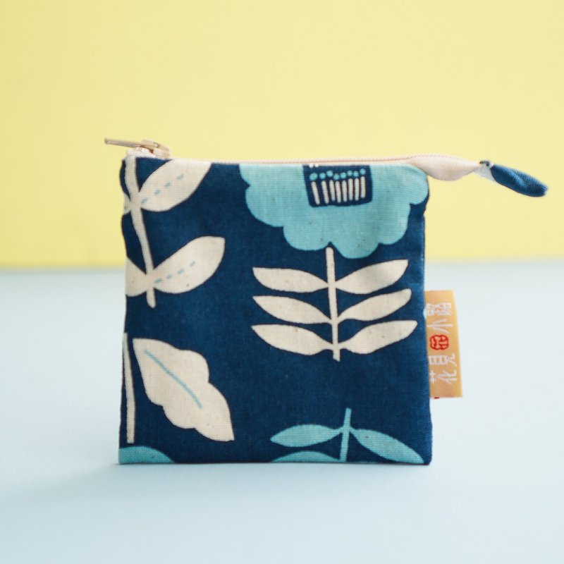 热门实用礼物 方形零钱包  水雪の花 - 零钱包 - 棉．麻 蓝色
