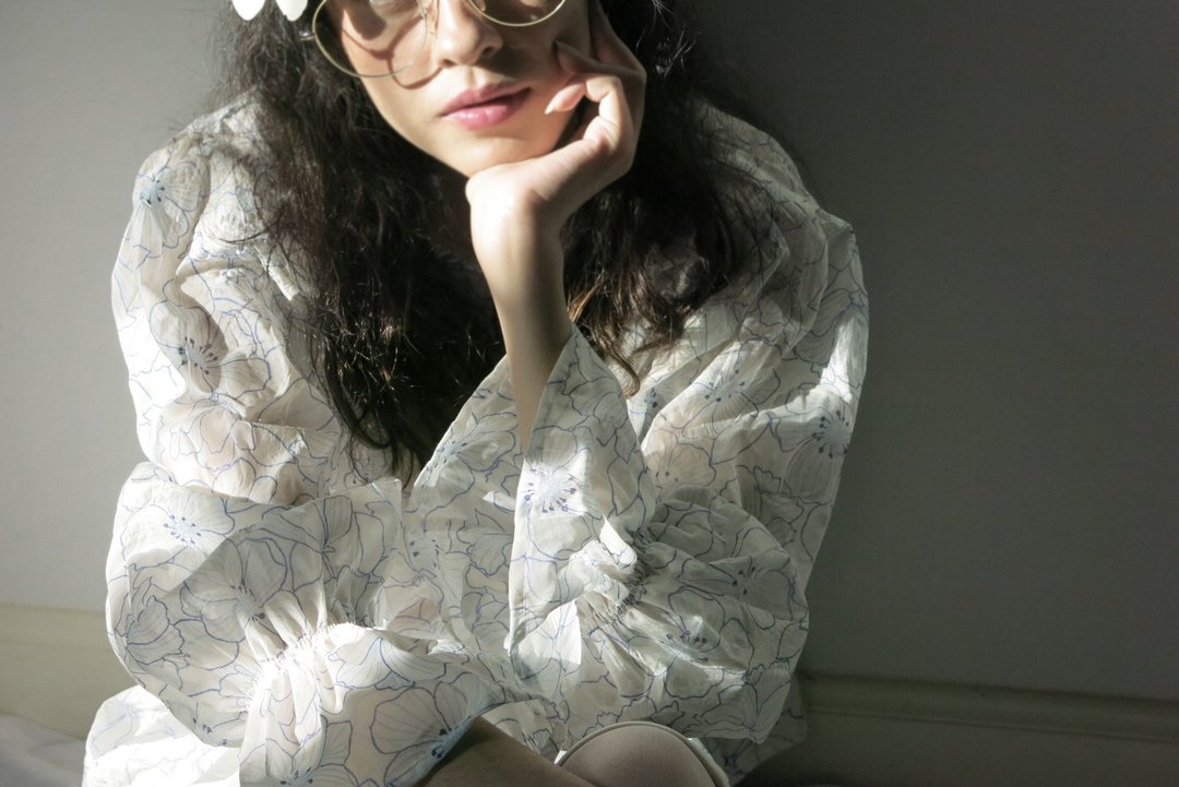 Noel Blouse - Zinnia floral - 女装衬衫 - 棉．麻 白色