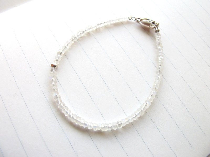 月光石 925银饰【小角度系列-闪光】轻天然石手链设计 姻缘石 - 手链/手环 - 水晶 白色