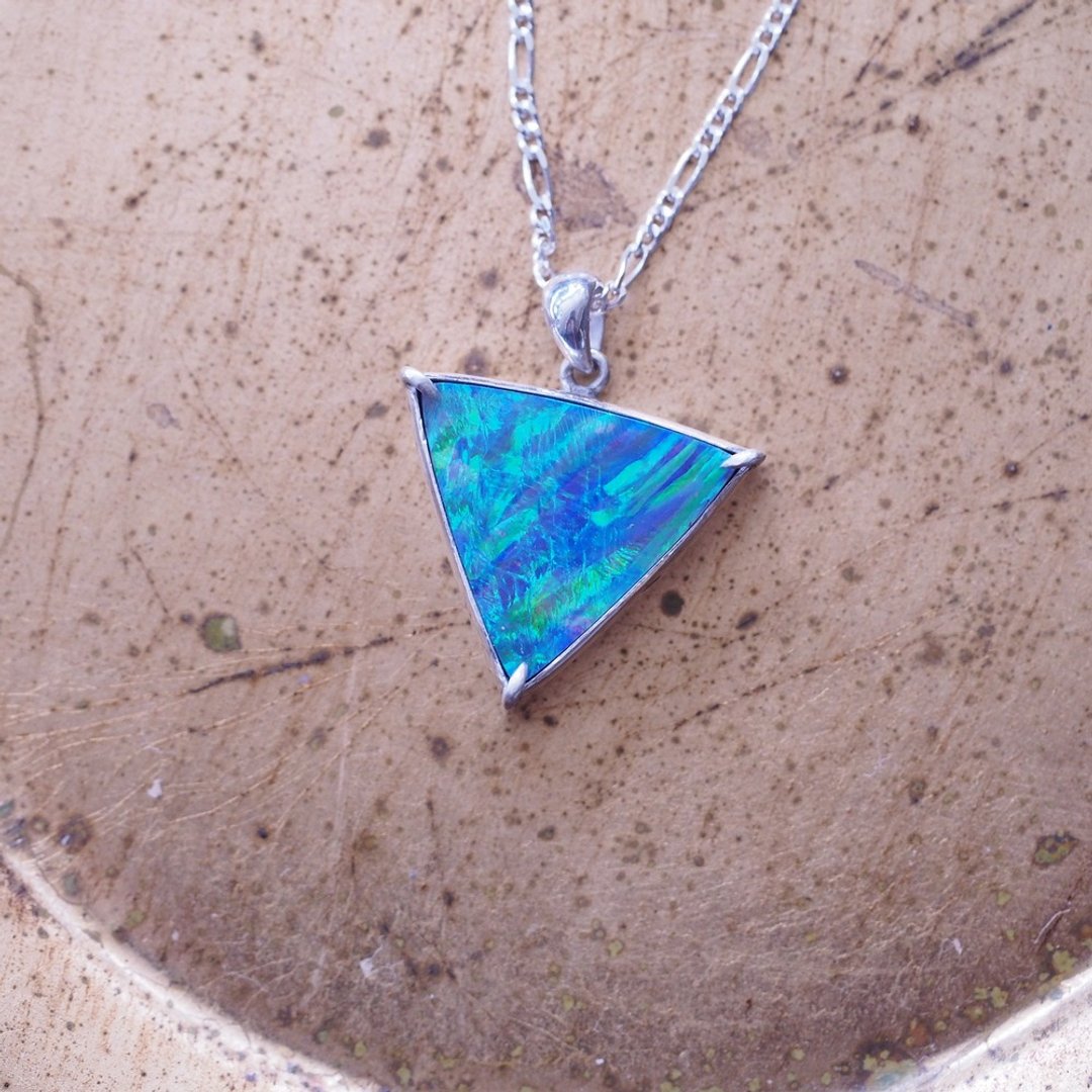 澳洲双层蛋白石 三角形造形 Triangle shape Doublet Opal - 项链 - 宝石 蓝色