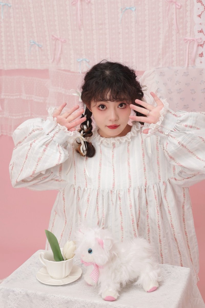 法式少女 浅蓝丝带娃娃上衣 - 女装衬衫 - 其他材质 蓝色