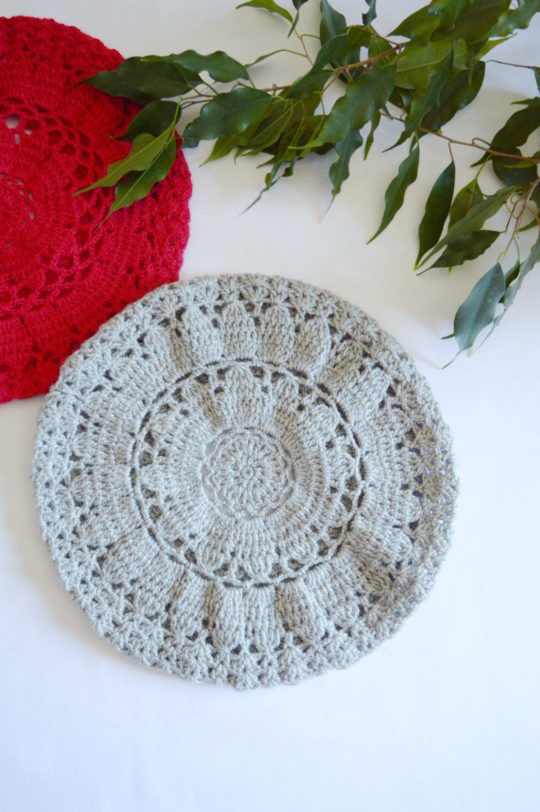 Crocheted grey beret. summer beret hat - 帽子 - 其他材质 灰色