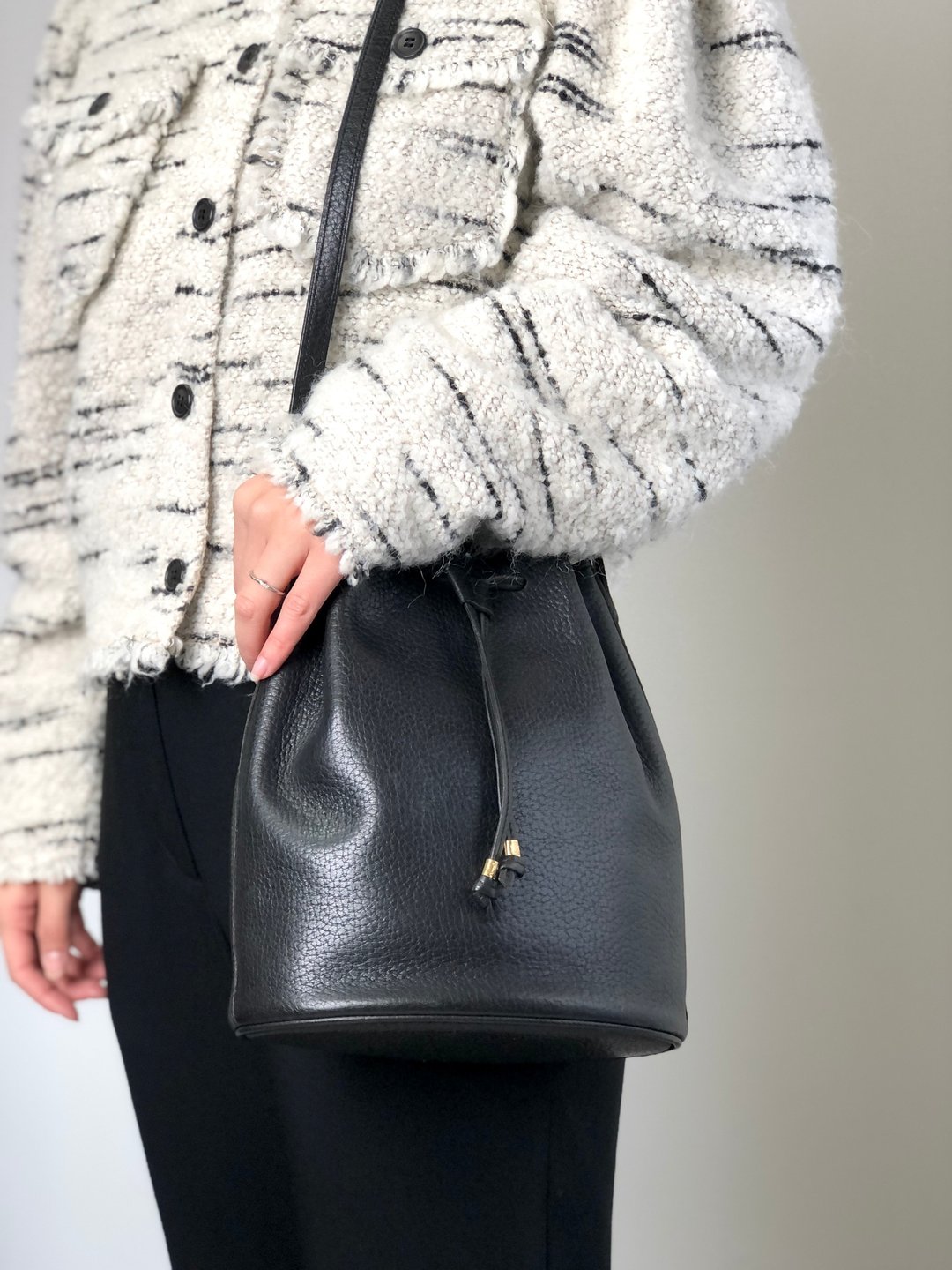 【日本直送名牌中古包】CELINE 赛琳 侧背包 黑色 皮革 束口袋 vintage 古董 老品 jmfp22 - 侧背包/斜挎包 - 真皮 黑色