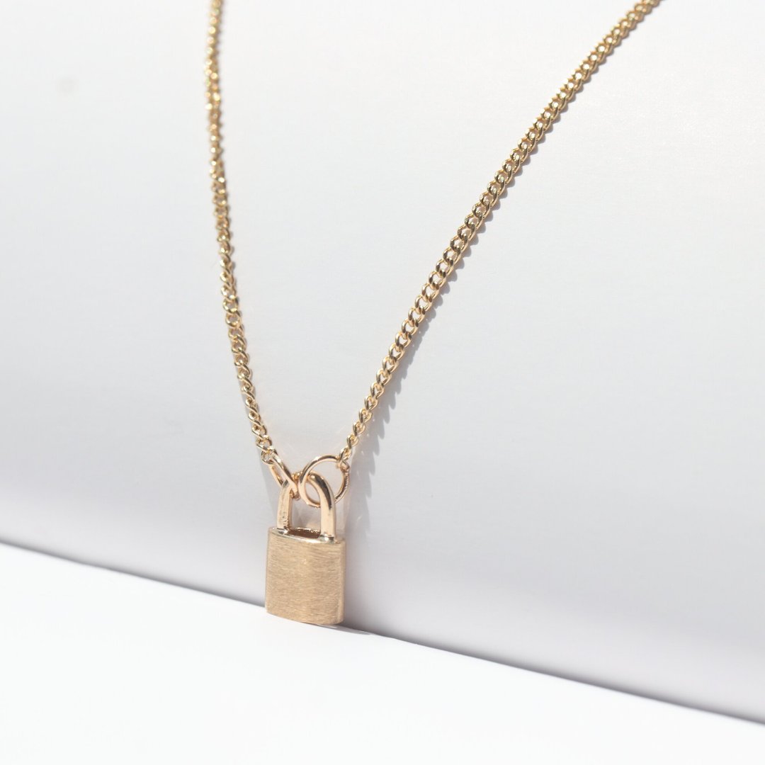 14K Gold Lock Necklace 金锁头罗马项链 - 项链 - 贵金属 金色