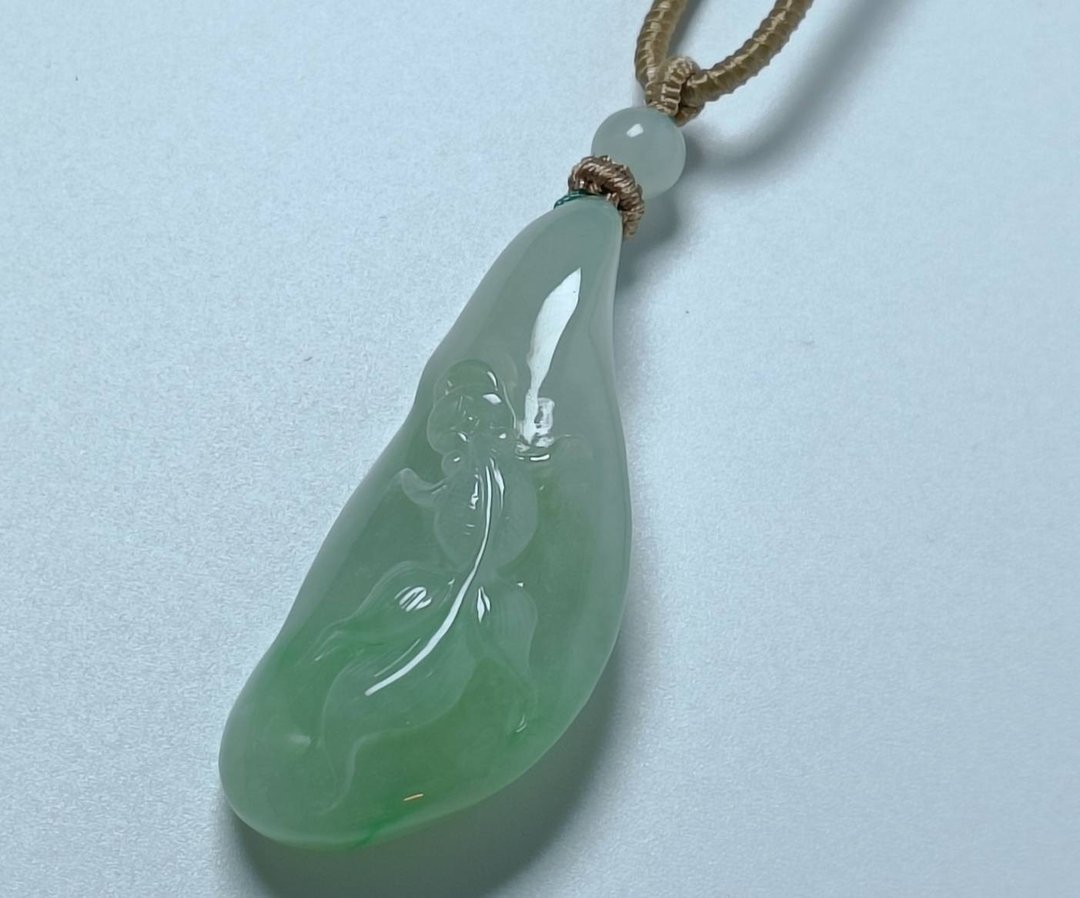【CCJADE】天然缅甸翡翠冰果绿金鱼来财 - 项链 - 宝石 绿色
