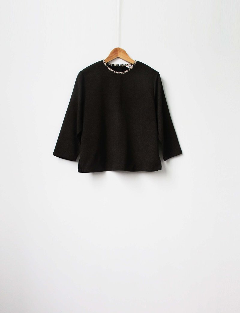 Wahr_细纹路上衣 - 女装衬衫 - 其他材质 